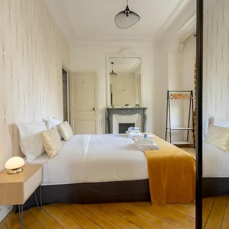 Charming Near Trocadero * Paris