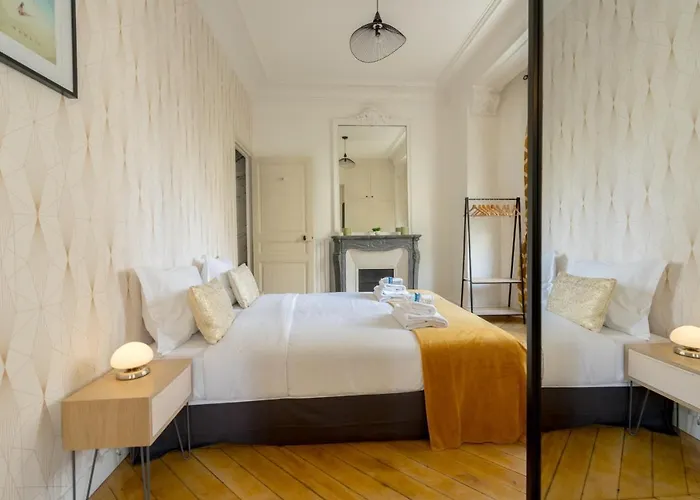 Charming Near Trocadero * Париж