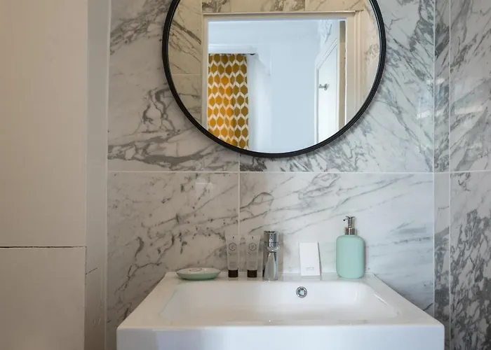 Апартаменты Charming Near Trocadero *